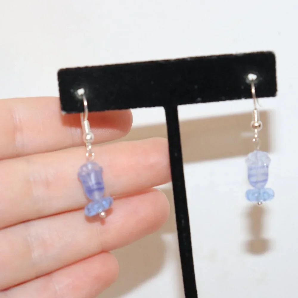💙🌸 Blue Glass Flower Dangle Earrings · 1⅝